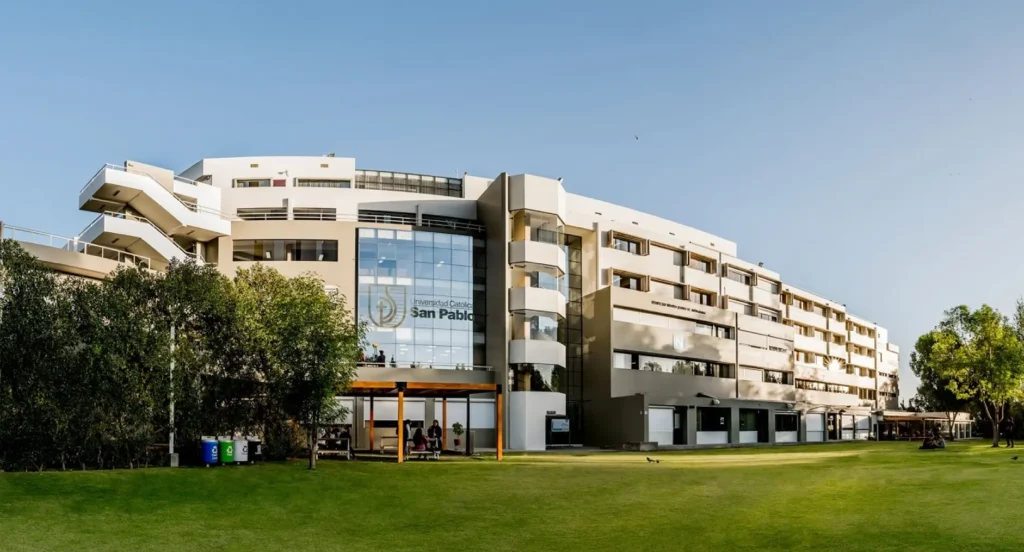 Fachada Universidad San Pablo